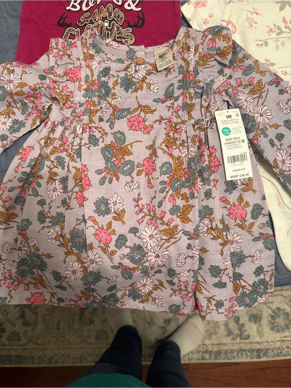 BUNDLE OF LITTLE GIRLS 12 MTHS ITEMS MOST ARE NEW OR NEVER WORN